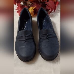 Easy strech shoes for women size 7